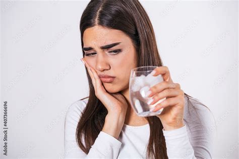 Bad toothache only ice cold water helps .